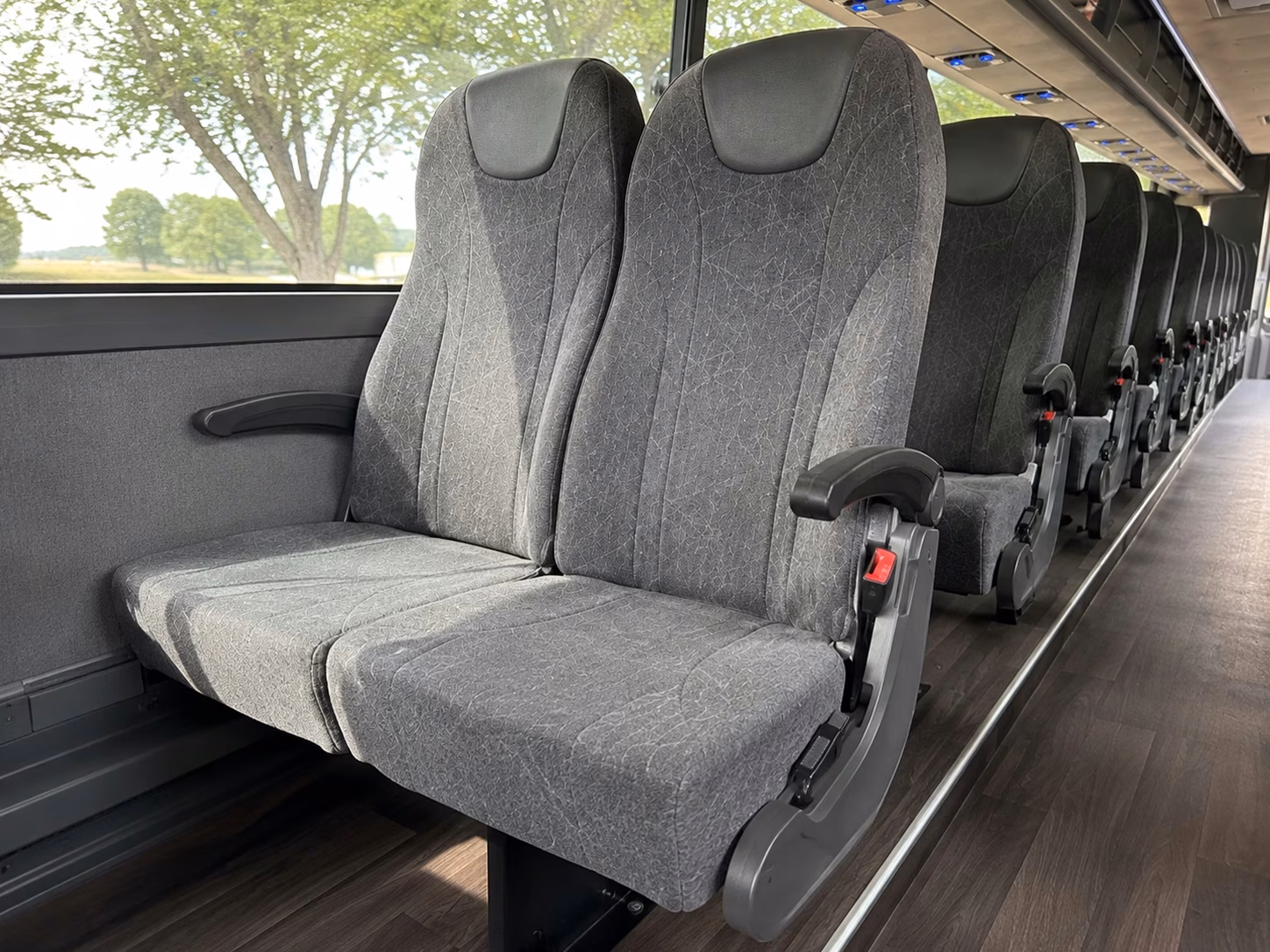 long beach charter buses to disneyland and universal studios